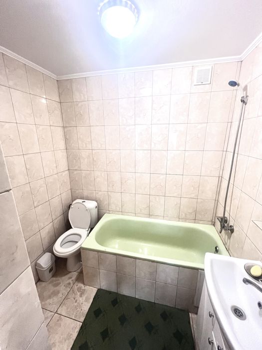 Хата,гараж,сауна,озеро,літня кухня,стайня,