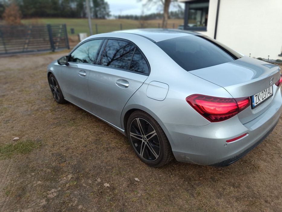 Mercedes A 200 FL sedan cesja leasing faktura 23%