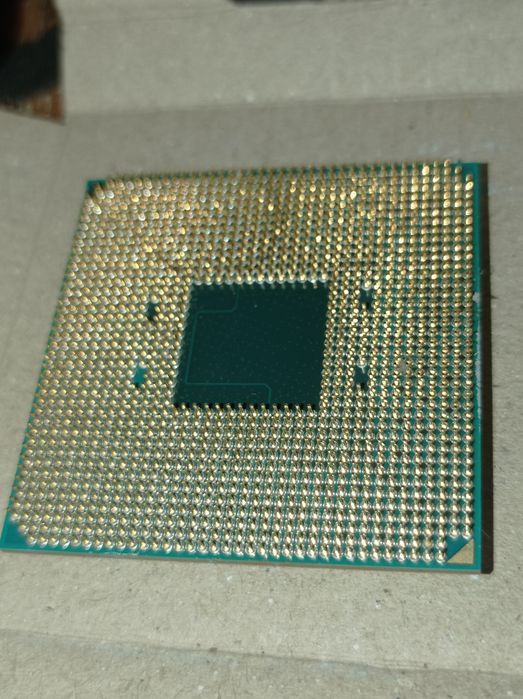 AMD Ryzen 3 2200g