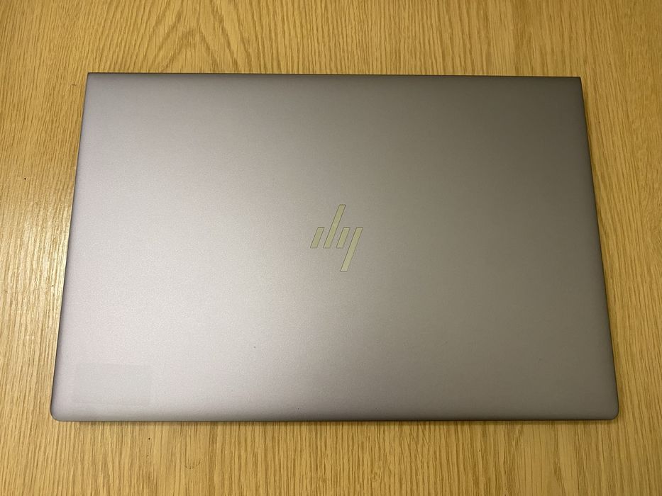 HP zBook 15u Toucn G5 i5-8250U/8-16/256 Radeon Pro 2Gb