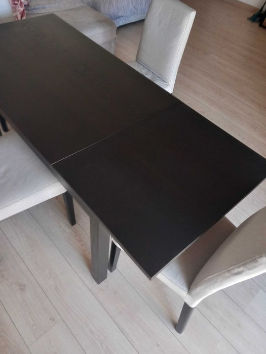 Mesa extensivel com 4 cadeiras