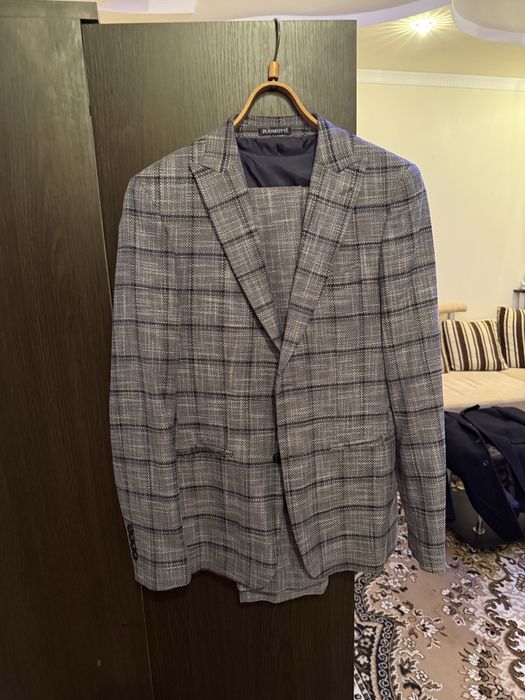 Продам  костюм  трійка чоловічий