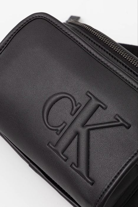 Сумка на пояс calvin klein бананка
