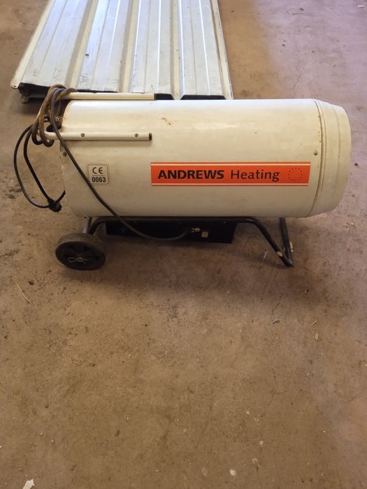 Secador para estufa a gás com rodas e muito bom estado