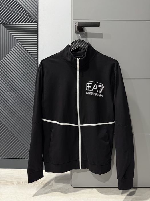 Продам спортивний костюм Armani EA7