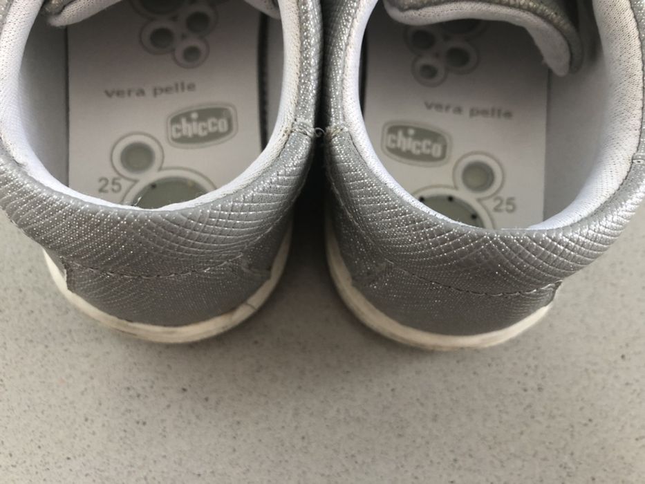 Tenis prateados Chicco 25 portes gratis