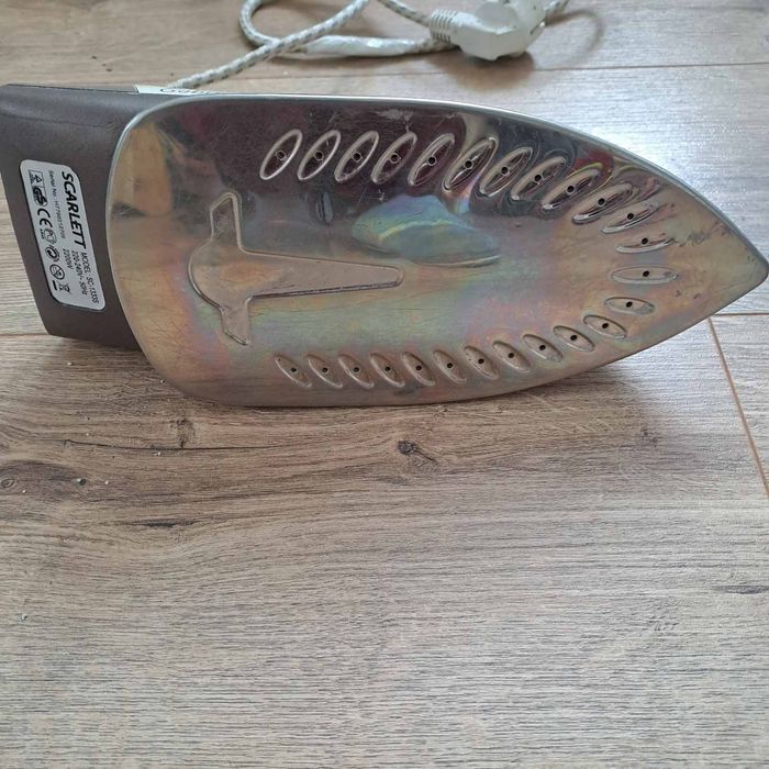 Утюг (праска) Scarlett Gabriel в рабочем состоянии