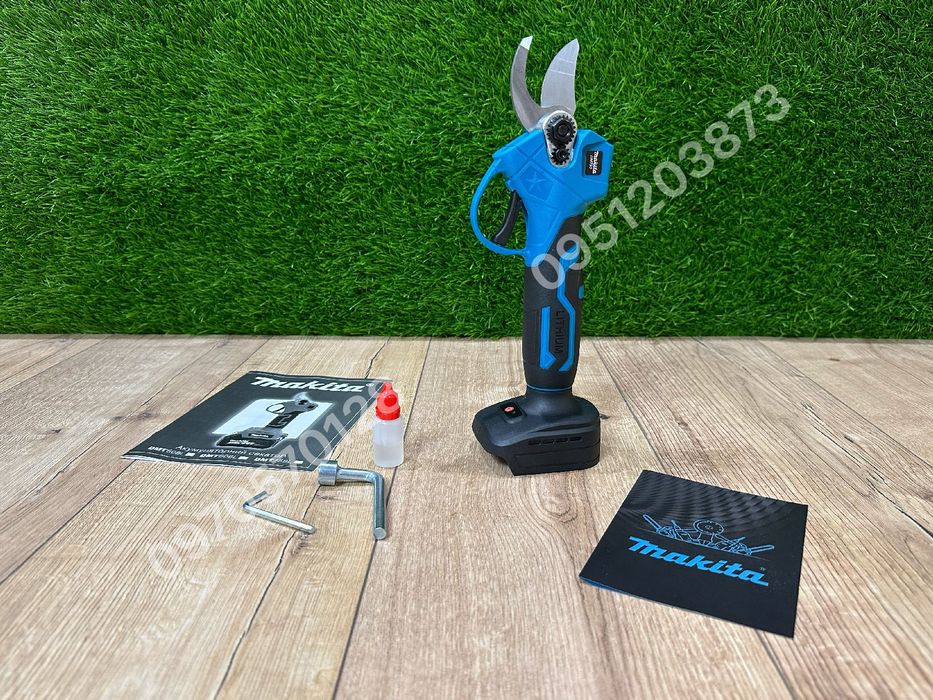 Аккумуляторный секатор Makita DMT50 без аккумулятора и зарядки 20/30мм