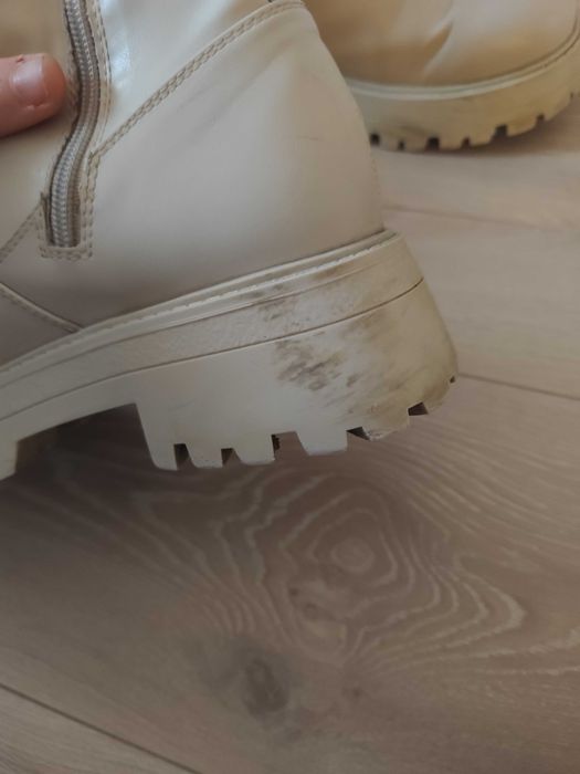 Beżowe buty trapery wysokie skórzane 39/40 botki