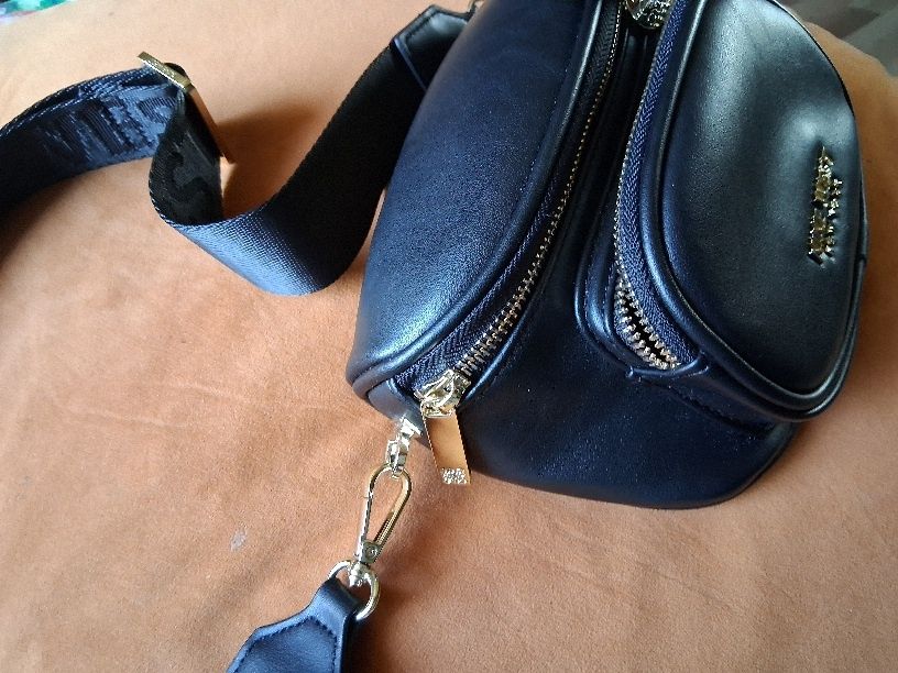 Torebka biodrówka Nine West skora