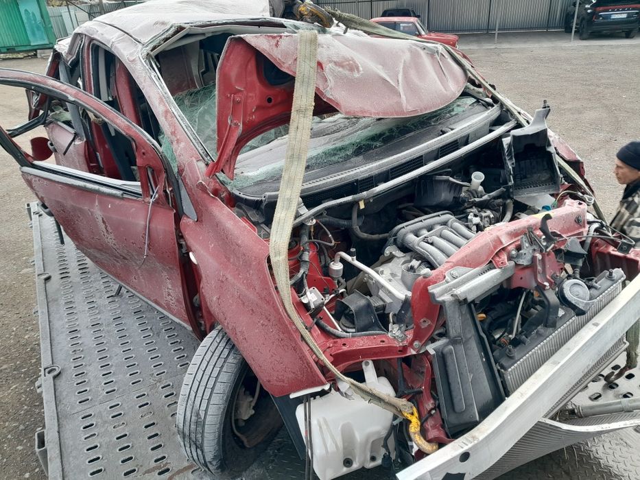 Нисан 1.6 автомат