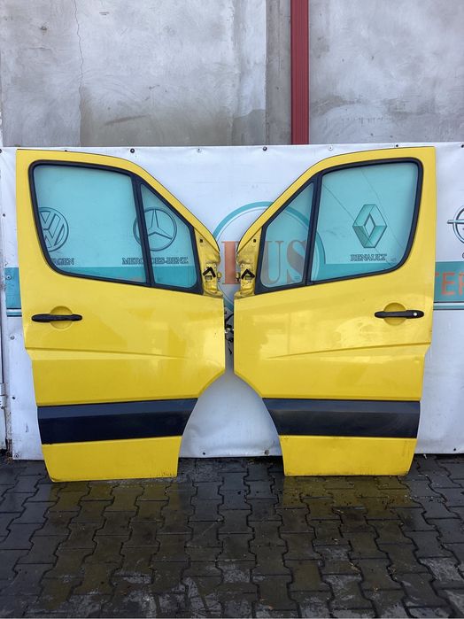 Дверка передня жовта Mercedes Sprinter 906 Volkswagen Crafter