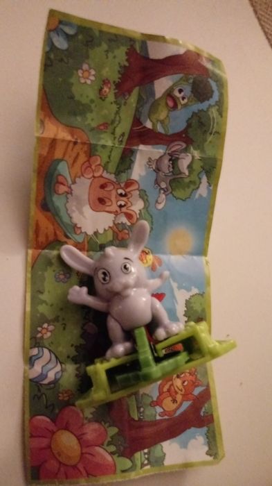Króliczek figurka Kinder niespodzianka świąteczna