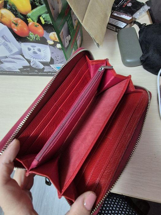 Продам кожаный кошелек 300