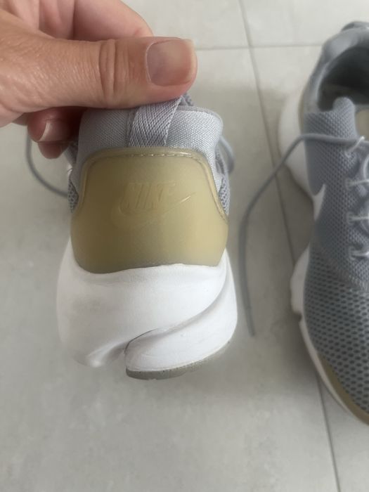 Adidasy Nike szare