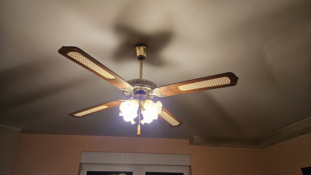 Lampa sufitowa z wiatrakiem retro