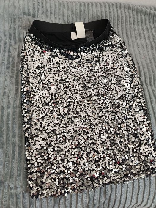 Спідниця міді з паєтками