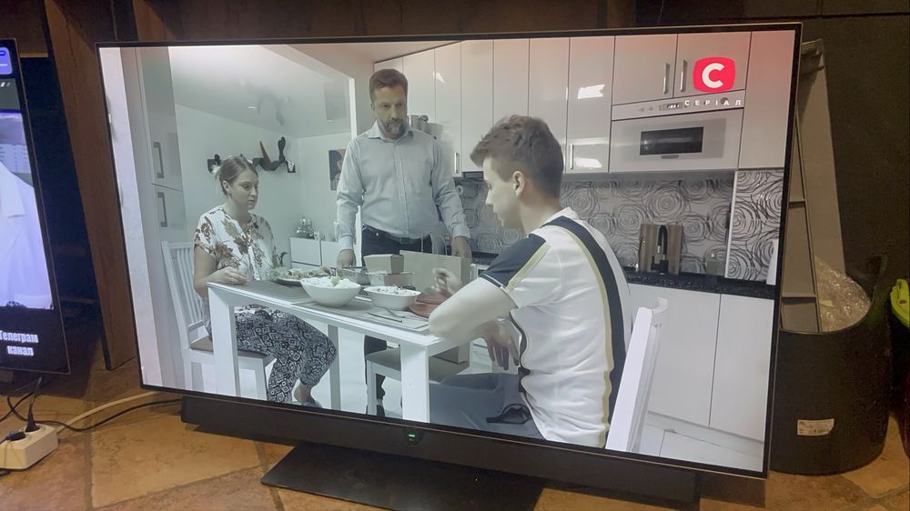 Loewe 55 smart tv 4K дефект
