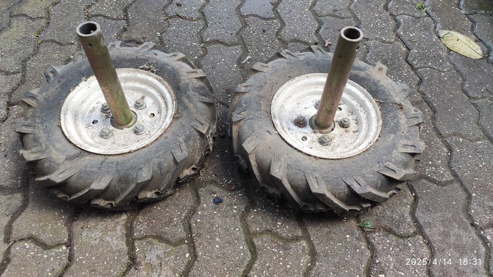 Moto Enxada Com Acessórios Com Pouco Uso