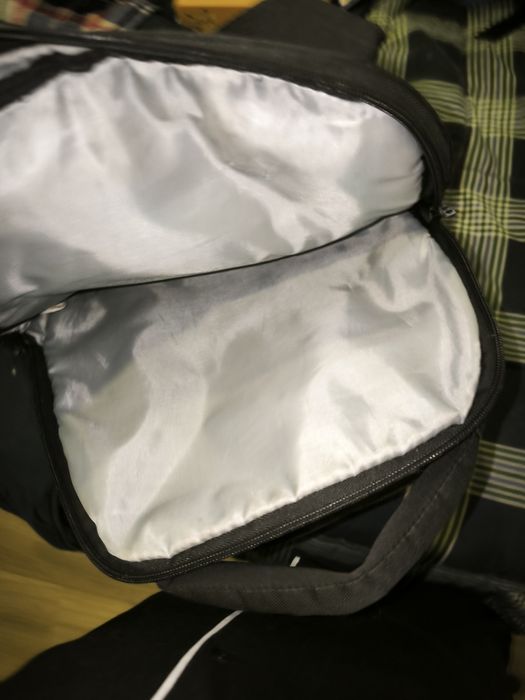 Mochila / mala preta axians da hp