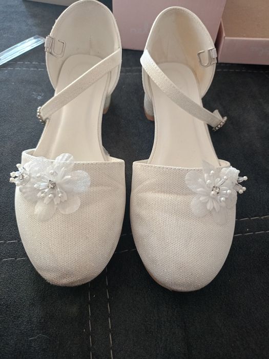 Sprzedam buty białe
