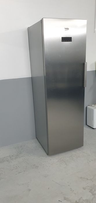 Frigorífico No frost aço inoxidável Beko  ( c/novo )