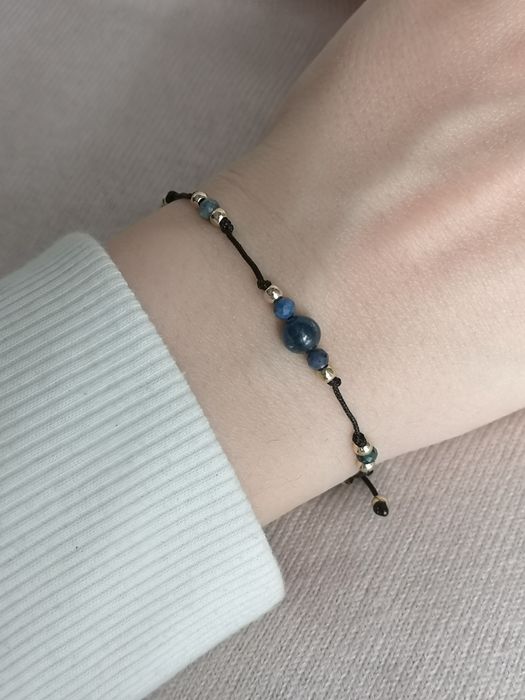 Bransoletka z kamieni naturalnych na sznurku