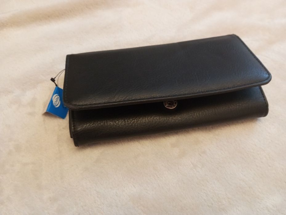 Nowy portfel z ekoskóry