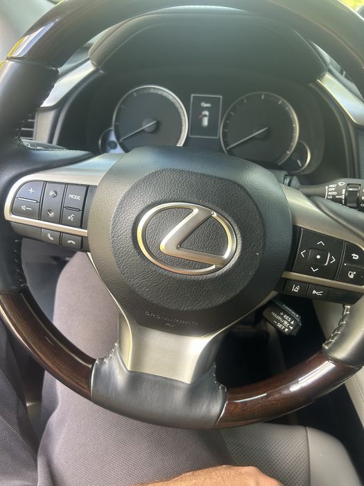 Lexus Rx350.