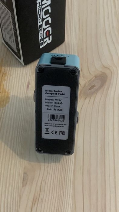 Mooer Synth E7 pedal de guitarra