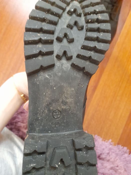 Botas Cano Médio Pretas