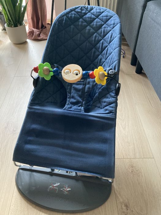 Babybjorn leżaczek, bujaczek plus pałąk z grzechotkami