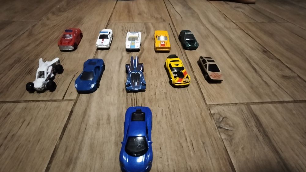 Набір іграшок, моделькі,кіндери,машинки