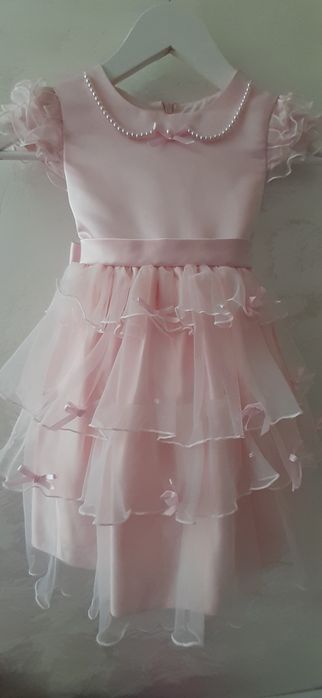 Нарядное  платье  на  рост 110см