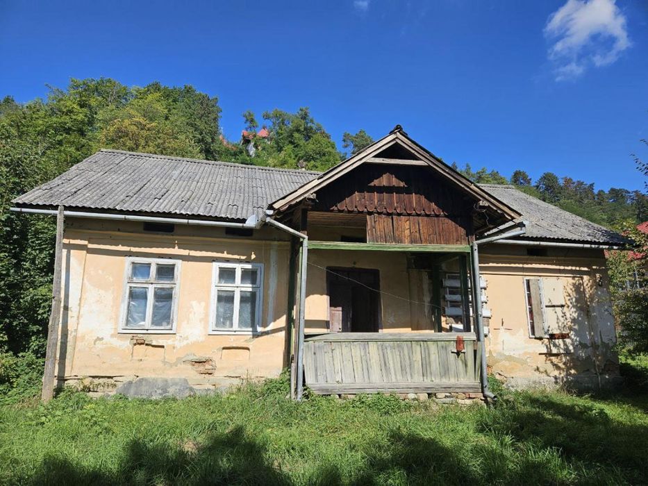 Будинок з землею 9,32сотих в центрі Косова