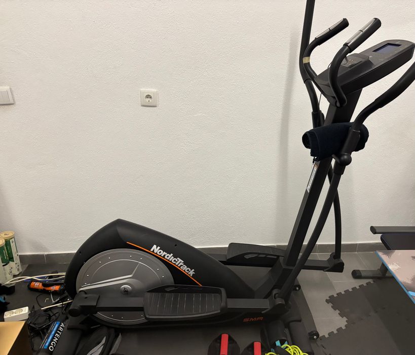Nordic Track Elliptical Trainer472966559507435521