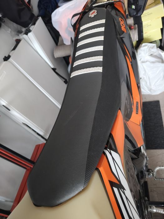 Assento KTM EXC 300 usado