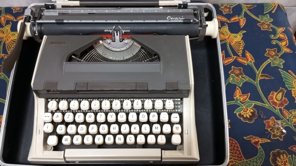 Maq.escrever, teclado Nacional