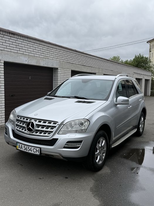 Офіційний Mercedes-Benz ML 350