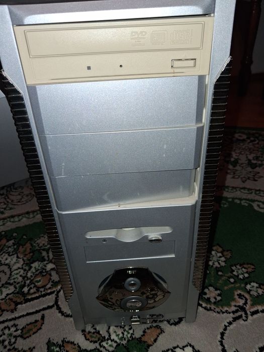 Продам стаціонарний комп'ютер