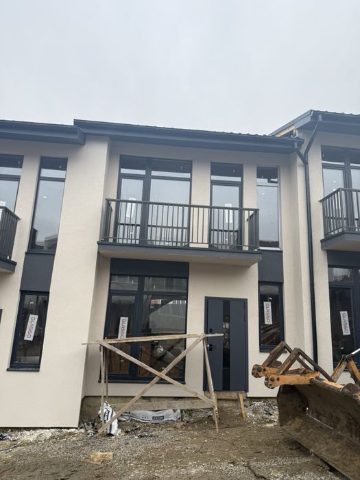 Продається котедж р-н Апартеля, вул.Собранецька