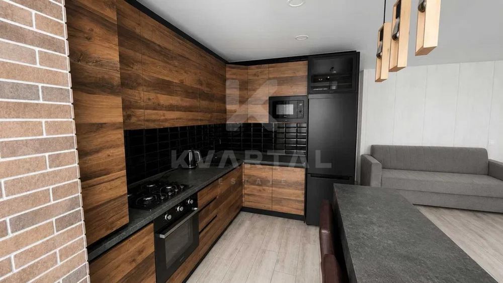 Продам 2-к. квартиру з  кухнею 32 м2 в ЖК Континент!