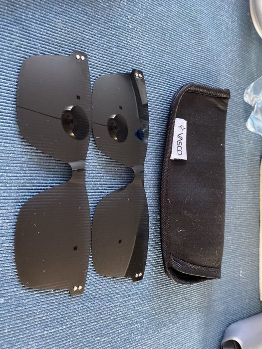 Nakladki przeciwsloneczne na okulary korekcyjne.