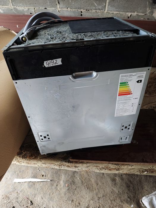 Посудомийна машина Samsung DW60M5050BB