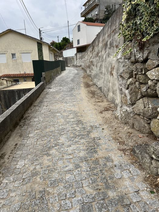 Terreno de Lazer com Vista Panorâmica para o Rio Paiva (1.005 m²) – Souselo, Cinfães