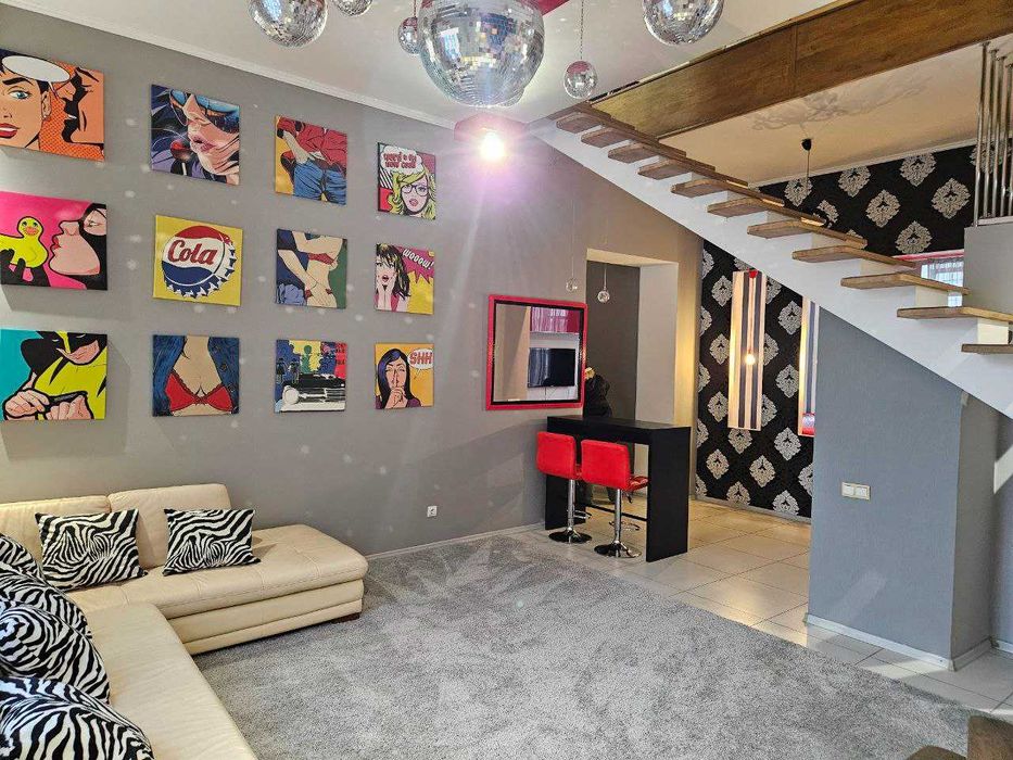 Продаж унікальної квартири на вул. Руська, поруч ЦУМ