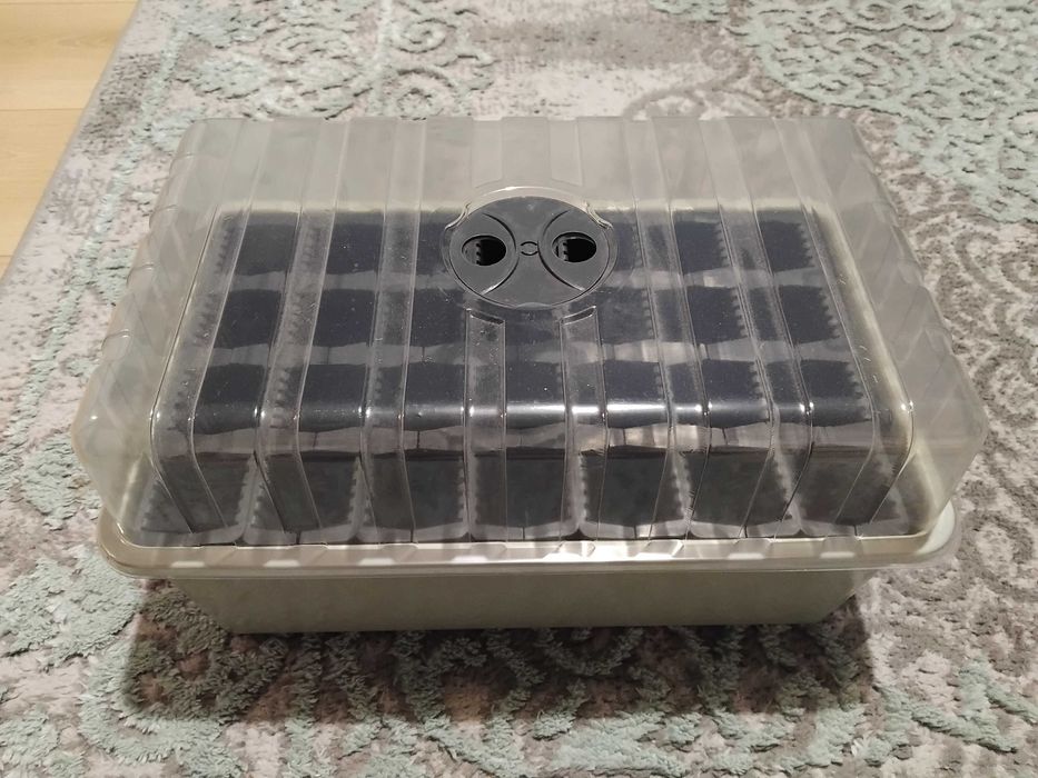 Mini szklarnia na parapet propagator