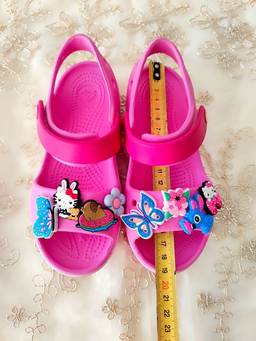 Crocs c12 29 30 lekkie sandały do wody plaża basen przypinki stitch li