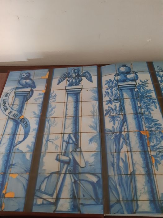 Varios livros : 2 livros de história  novos , 4 livros de colecção + 1