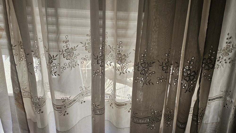 Cortinados bordados 4 módulos